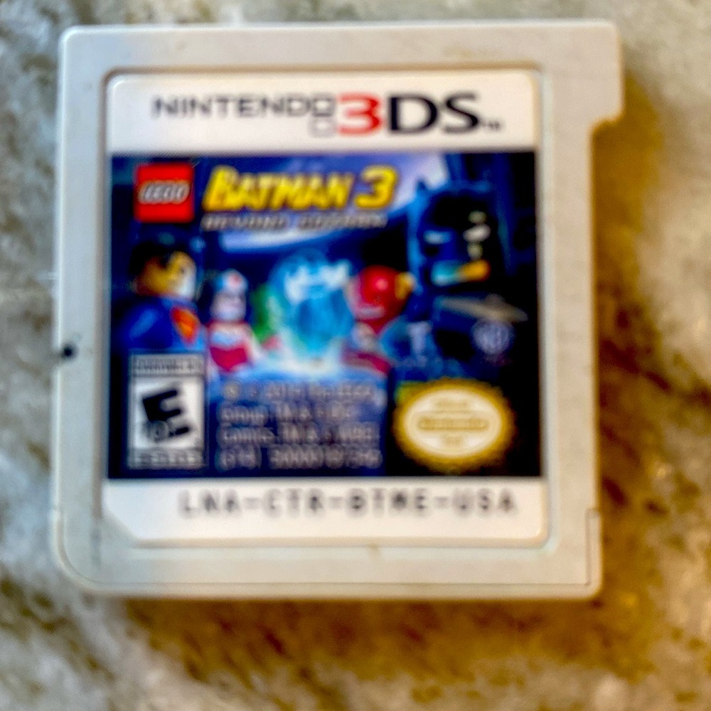 LEGO Batman 3: Beyond Gotham on the Nintendo 3DS. Cartridge only - Picture 1 of 2